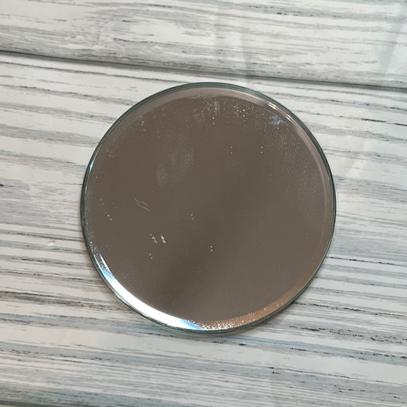 Clear 1.5" Oyster Figure Decor with Pearl &Mirror Plate Rainbow Effect Unmarked - Picture 8 of 9